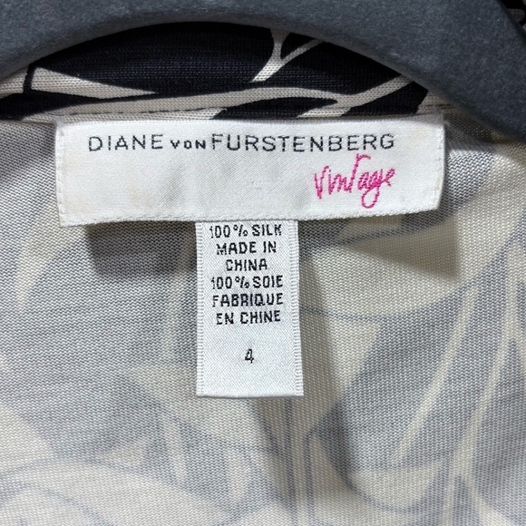 Vintage Diane Von Furstenberg wrap top - Picture 4 of 4